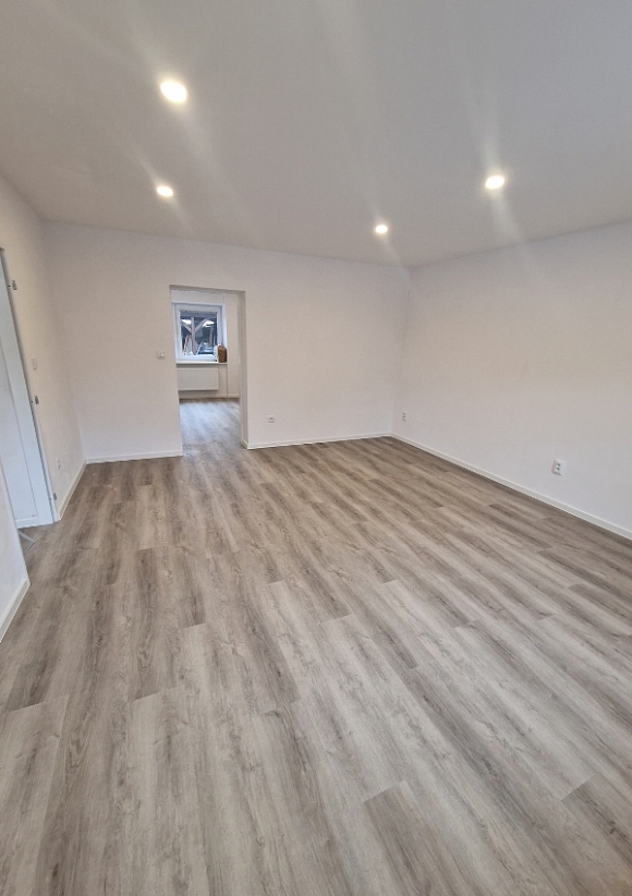 pokládka vinylové podlahy