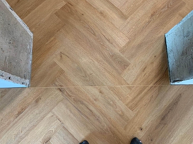 Lepený vinyl Rybí kost 1020F